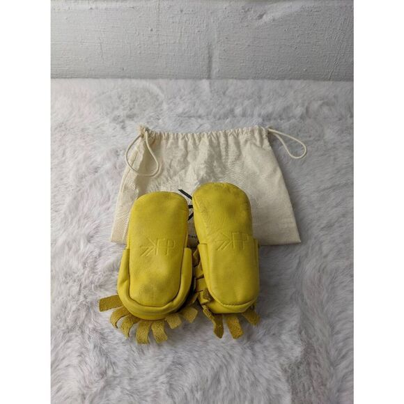 Freshly Picked‎ Yellow Moccasin Size 3 Baby Shoe Size 3 - Picture 5 of 10
